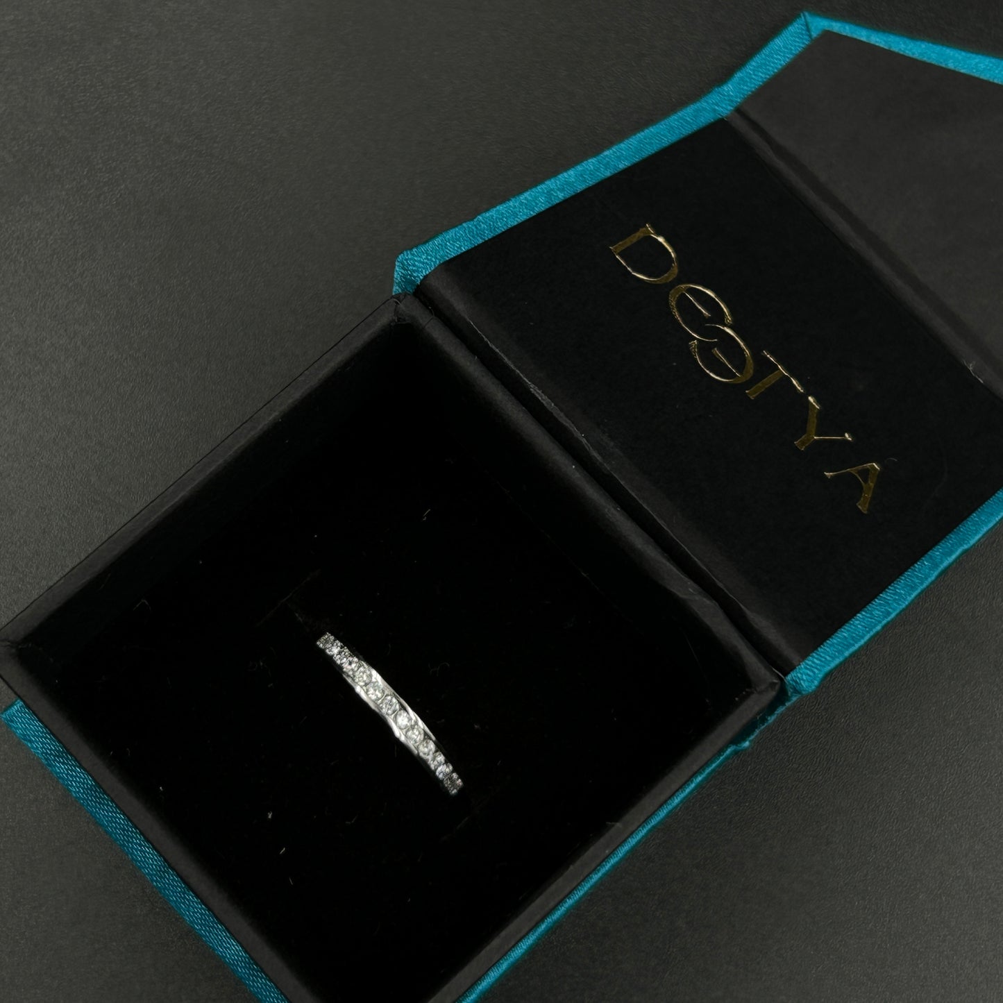 Women's Diamond Ring