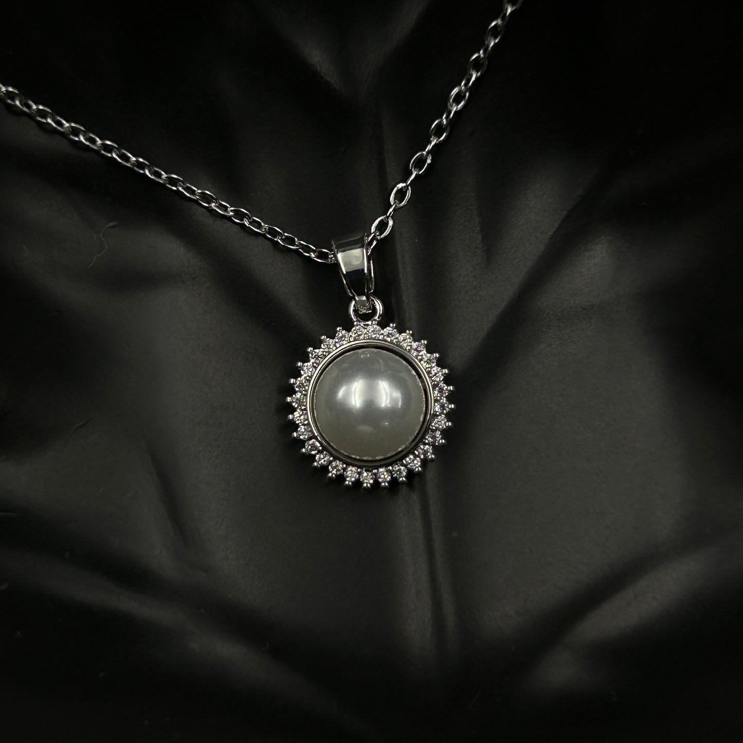 18k Gold Plated Women's Minimal Pearl Pendant