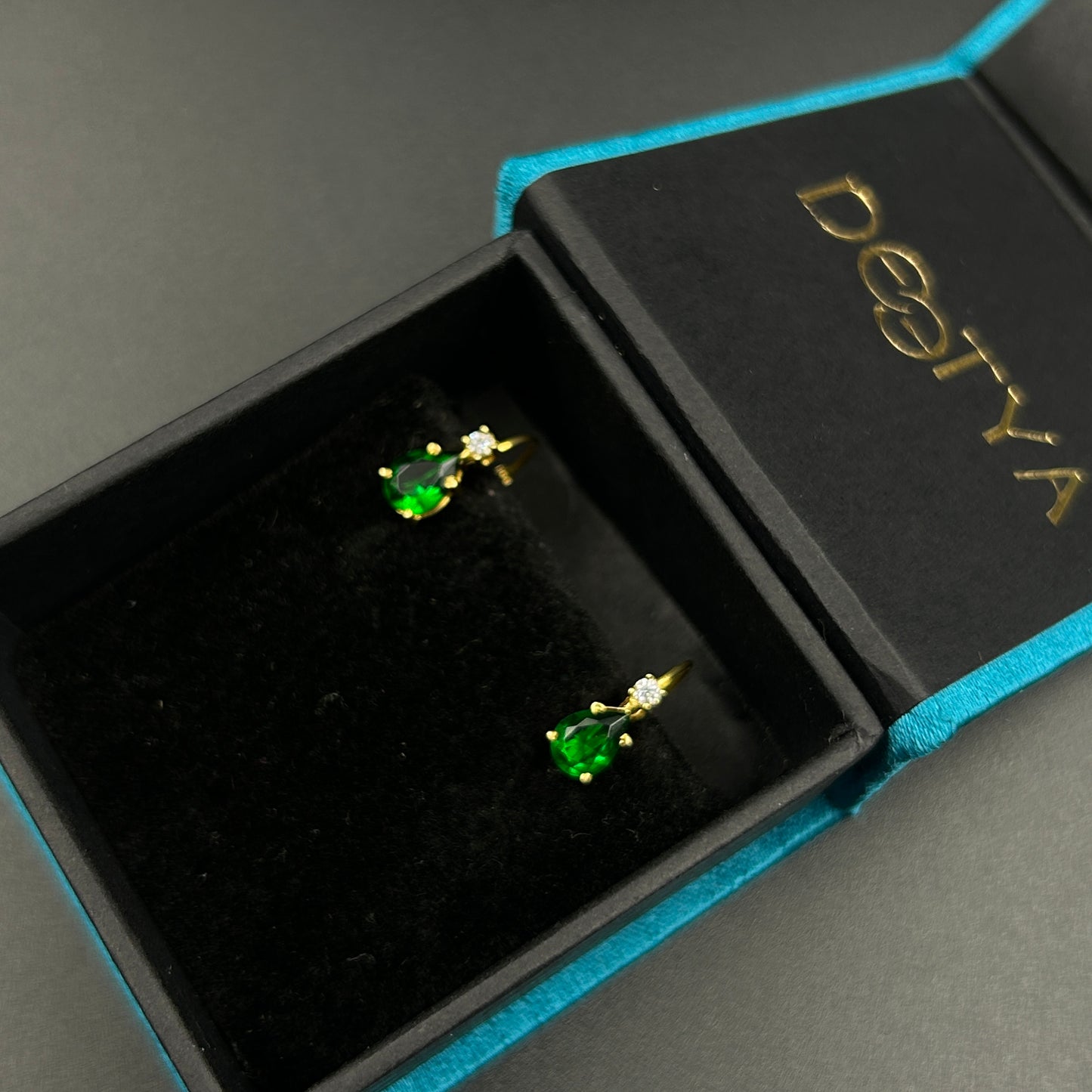 Minimal Silver Earring - Green Pear Earring