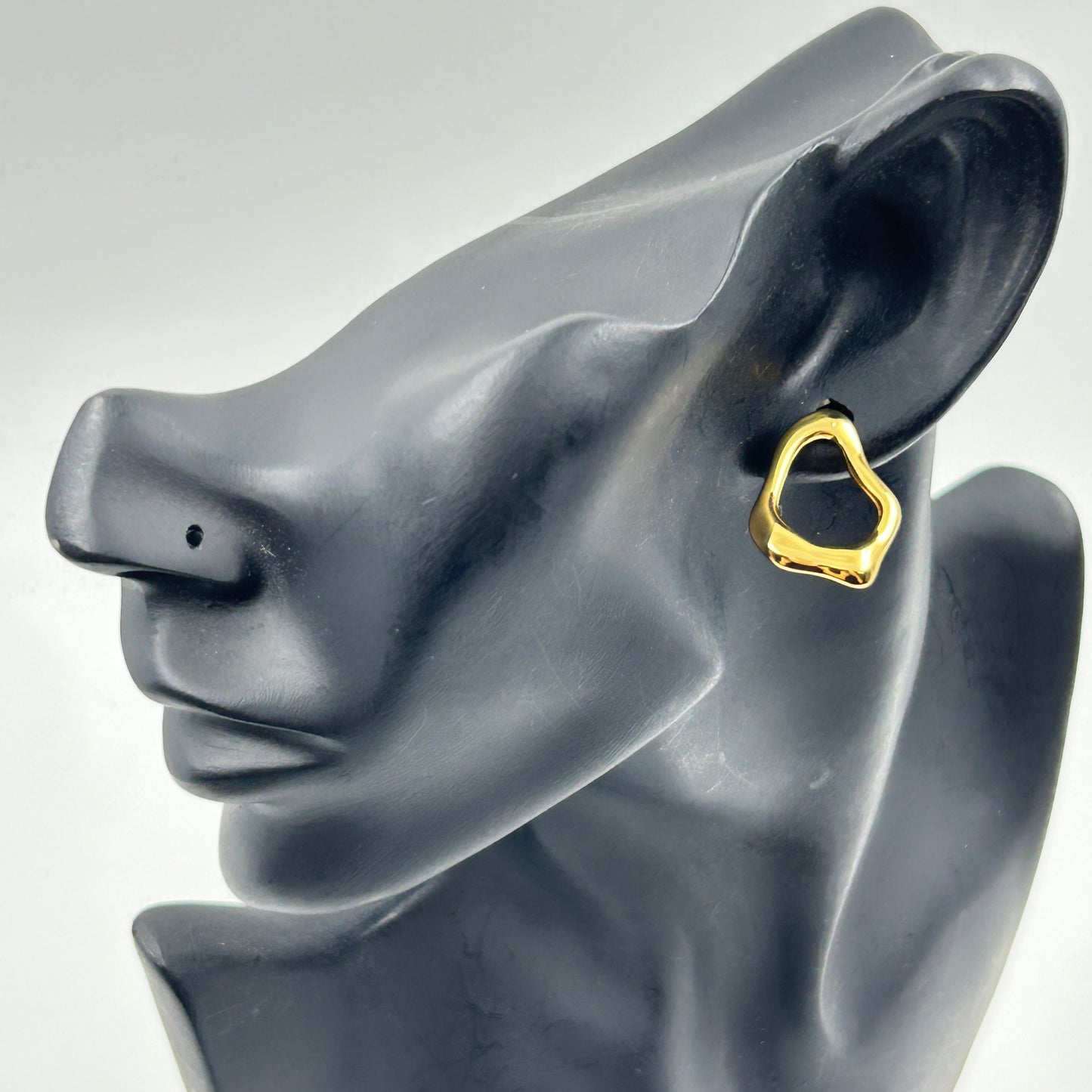Women's Minimal Hoop Earrings 18K Yellow Gold Plated