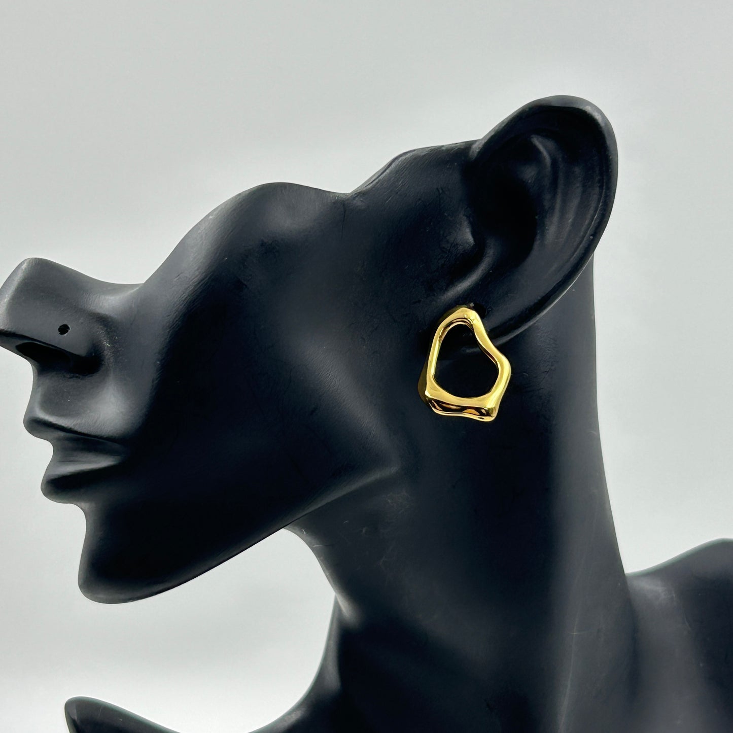 Women's Minimal Hoop Earrings 18K Yellow Gold Plated