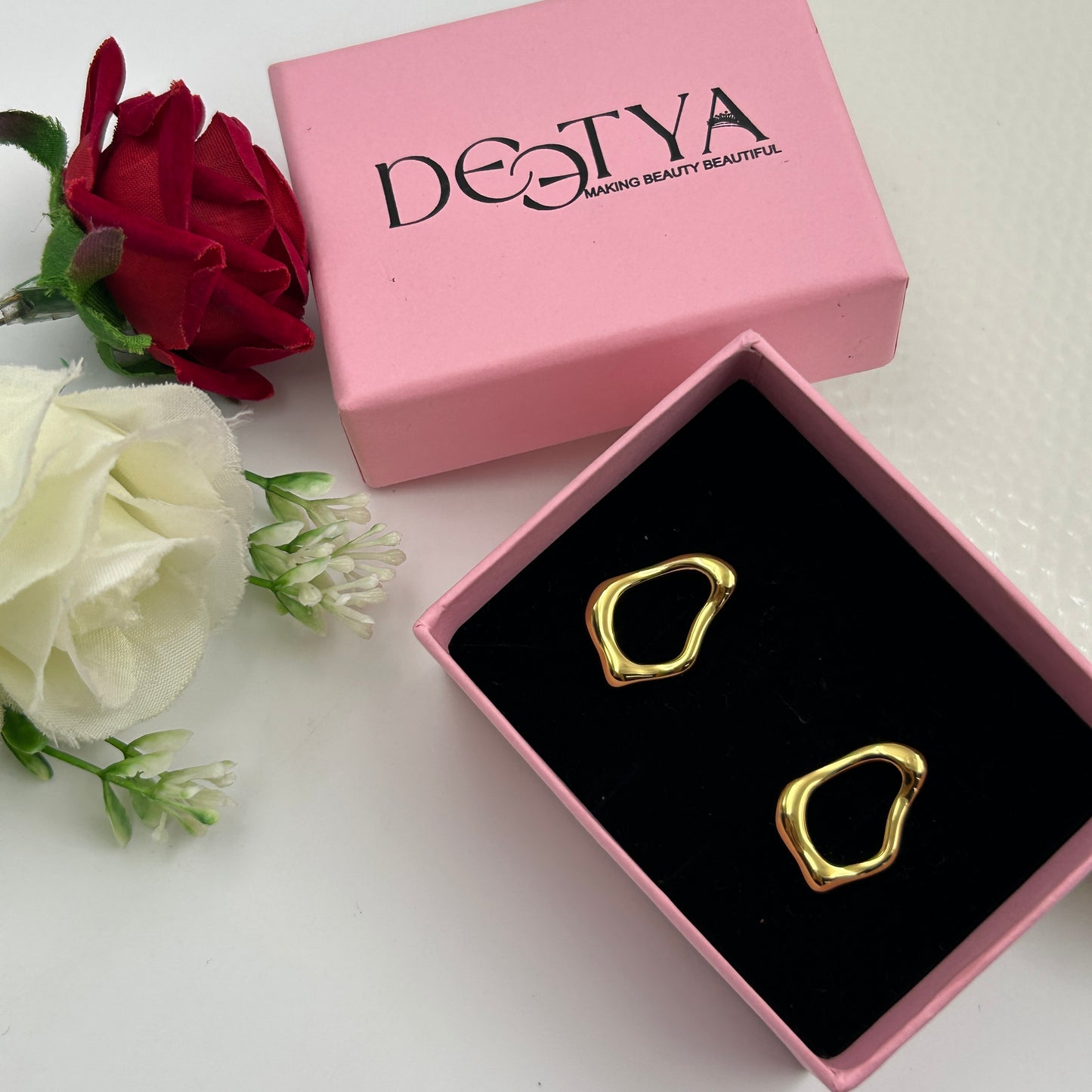 Women's Minimal Hoop Earrings 18K Yellow Gold Plated
