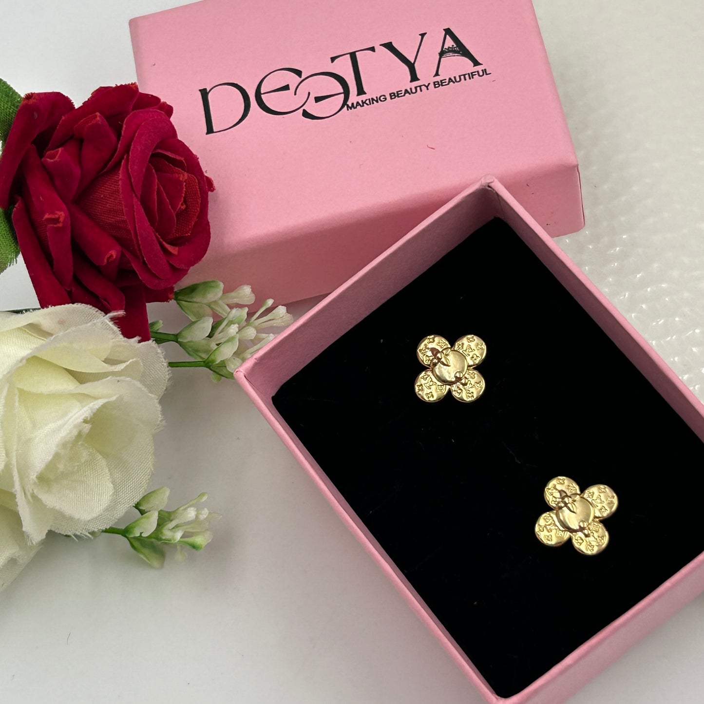Minimal Flower Earrings 18K Yellow Gold Plated