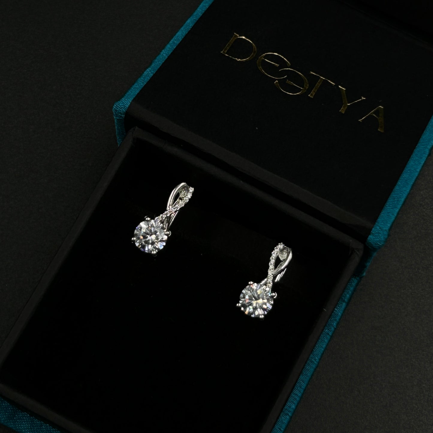 Pure Silver Minimal Dangle Earring