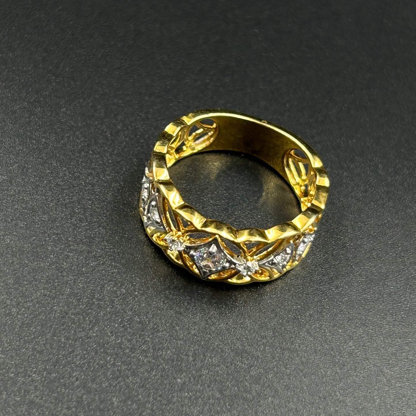 Traditional Yellow Gold Ring