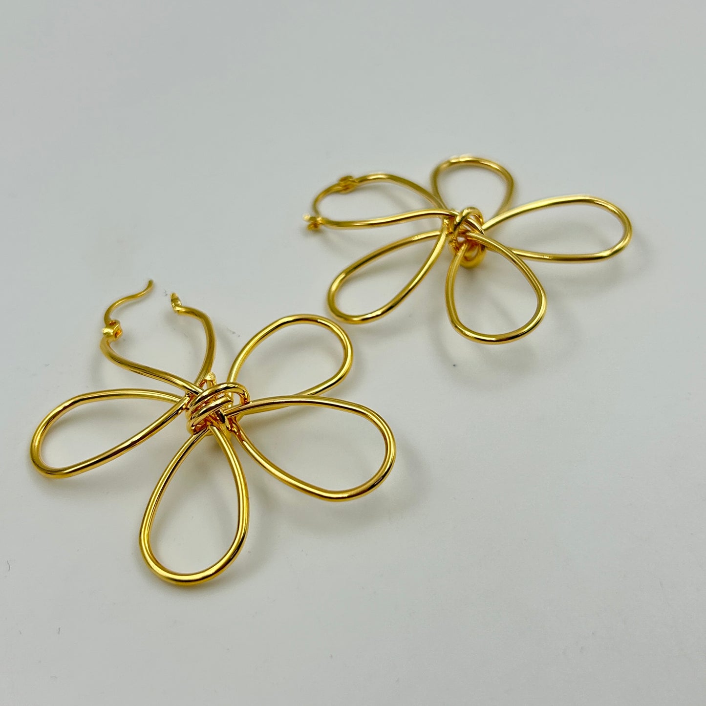 BIG FLOWER HOOP EARRING 18K White Gold Plated
