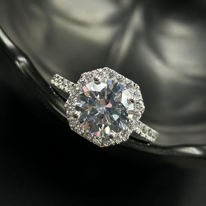 Women's Diamond Ring