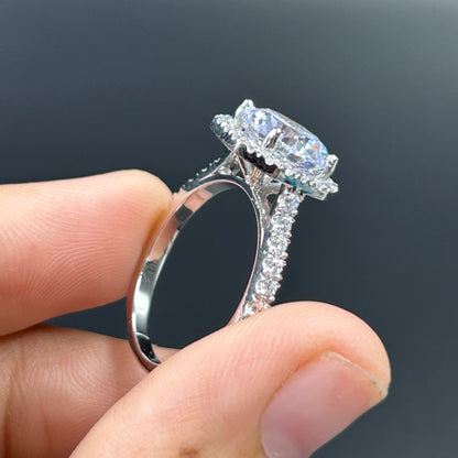 Women's Diamond Ring