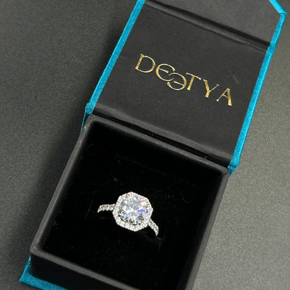 Women's Diamond Ring