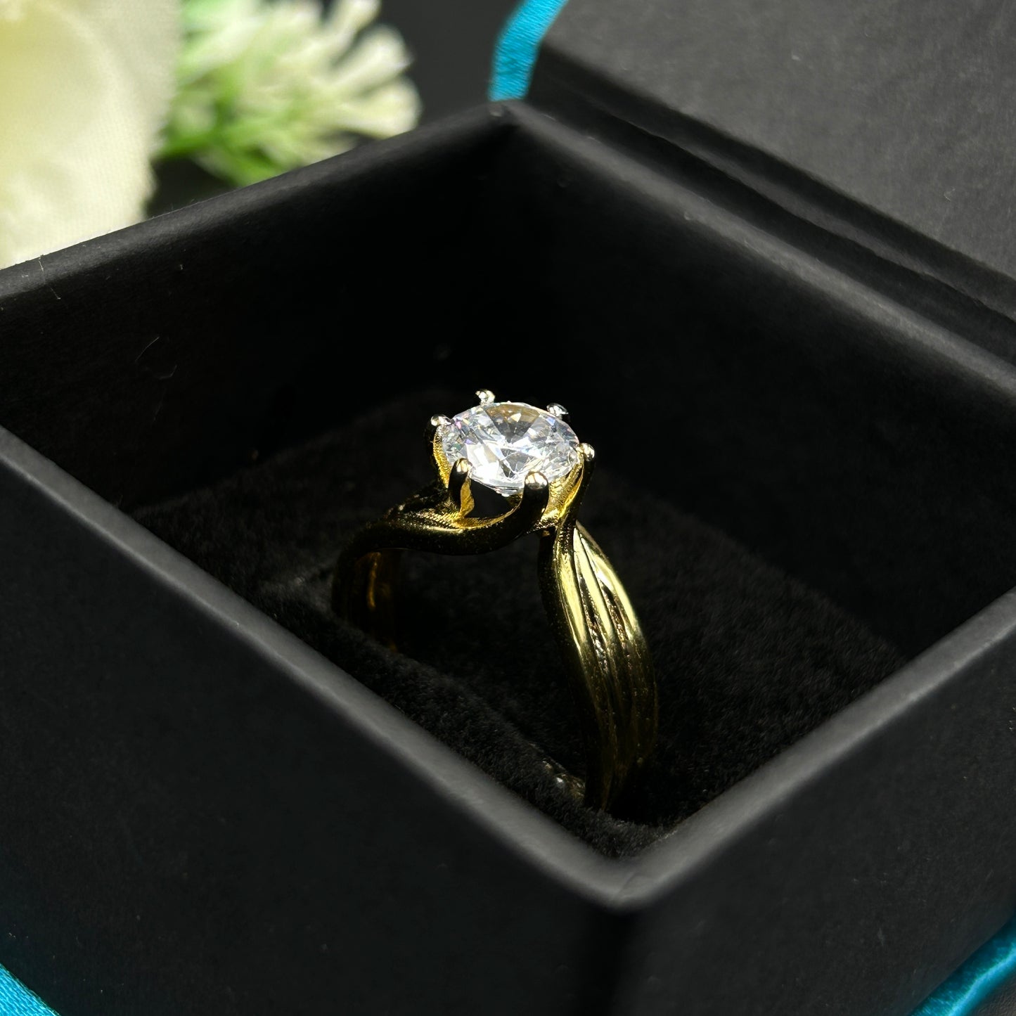Women's Yellow Gold Diamond Ring