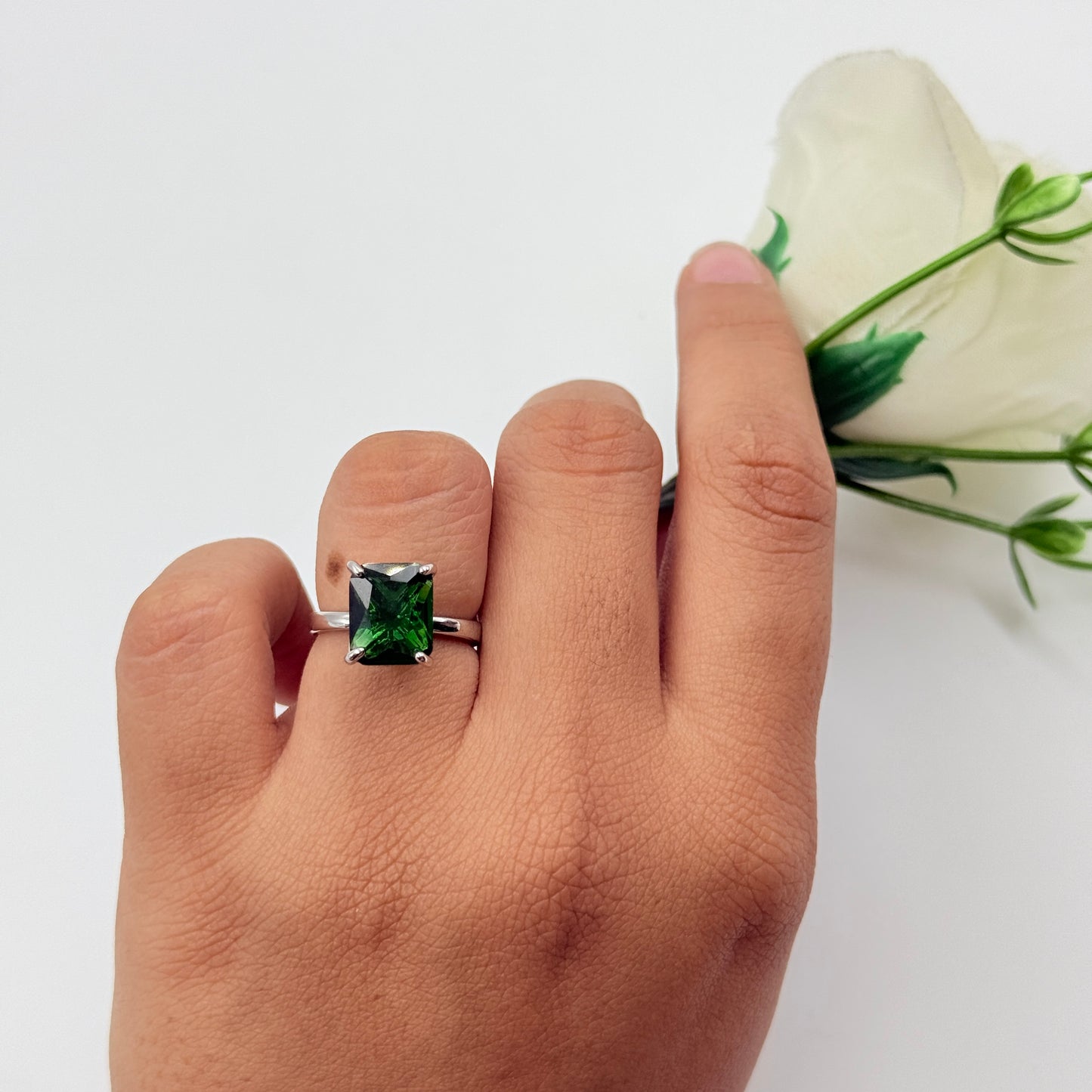 Women’s Green Diamond Ring 18k White Gold Plated