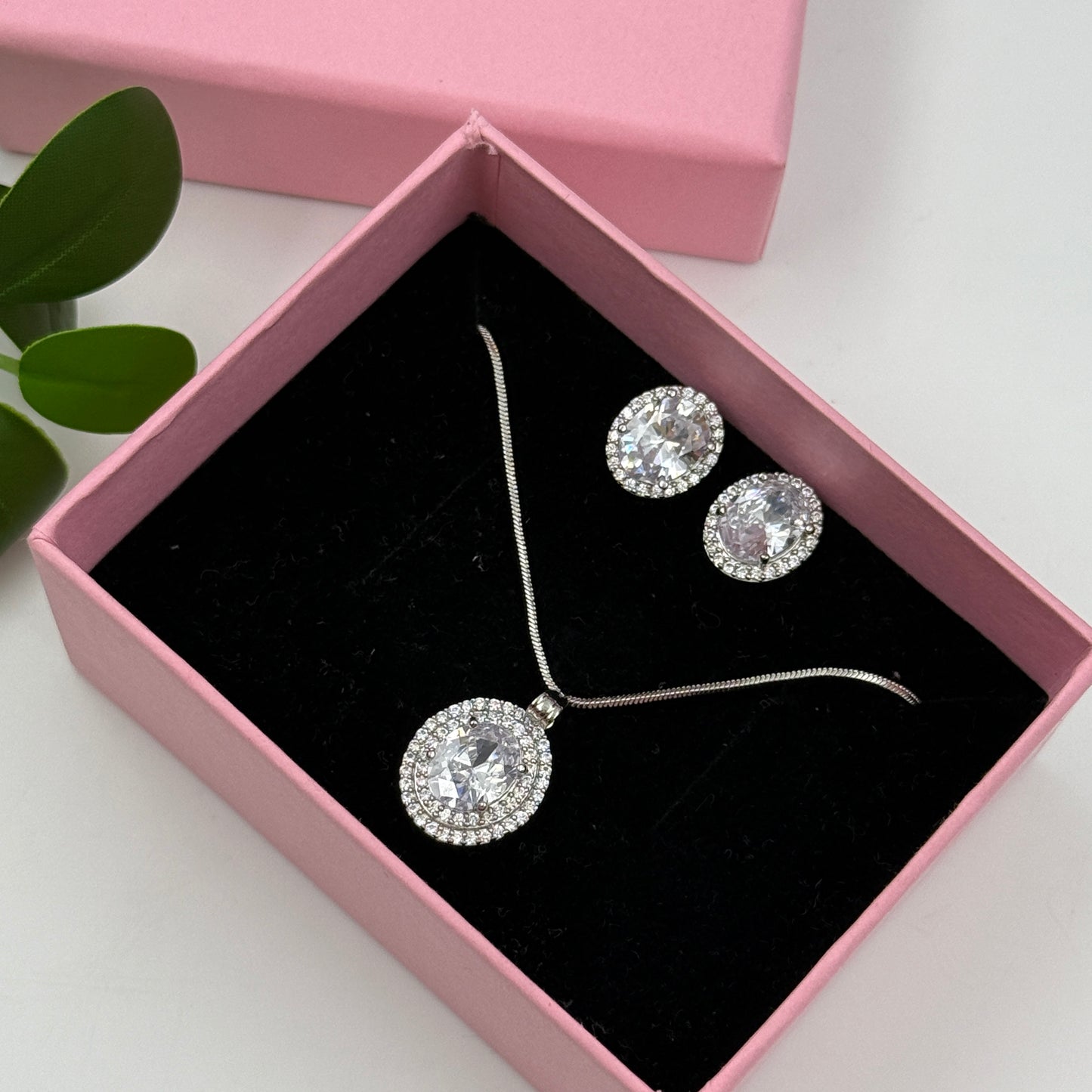 Minimal Necklace Set For Women ( Oval Cut )