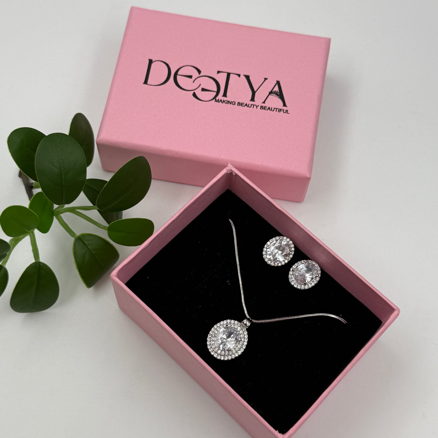 Minimal Necklace Set For Women ( Oval Cut )