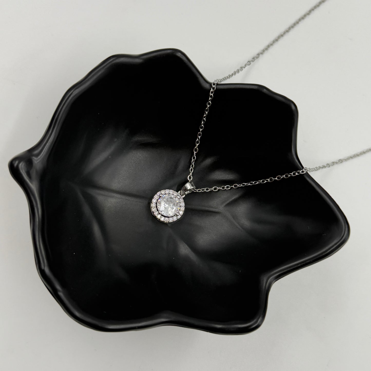 18k Gold Plated Women's Minimal Pendant Round