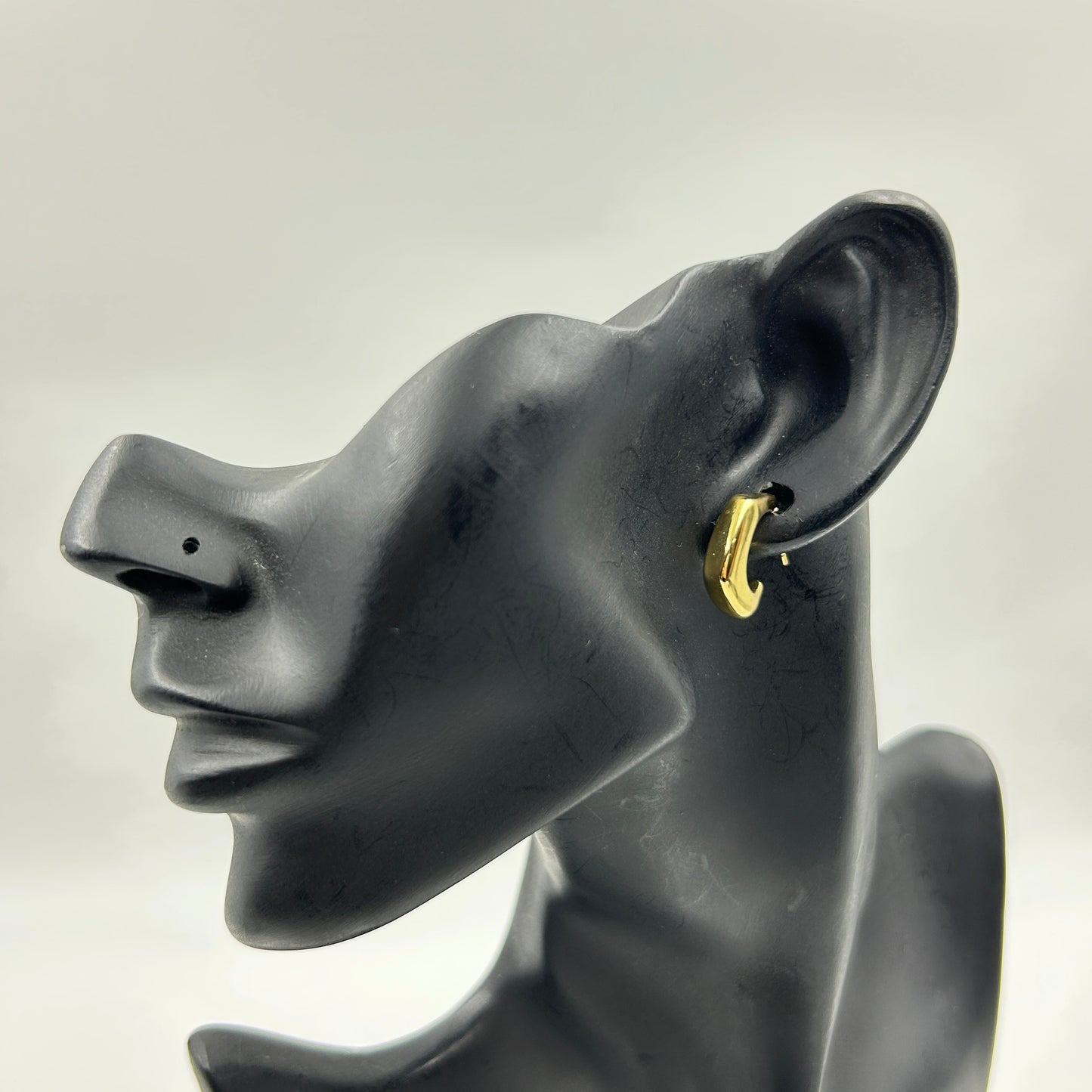 Small Hoop Earring 18k Yellow Gold Plated