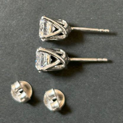 Silver Solitaire Stud Earring Curved Earring
