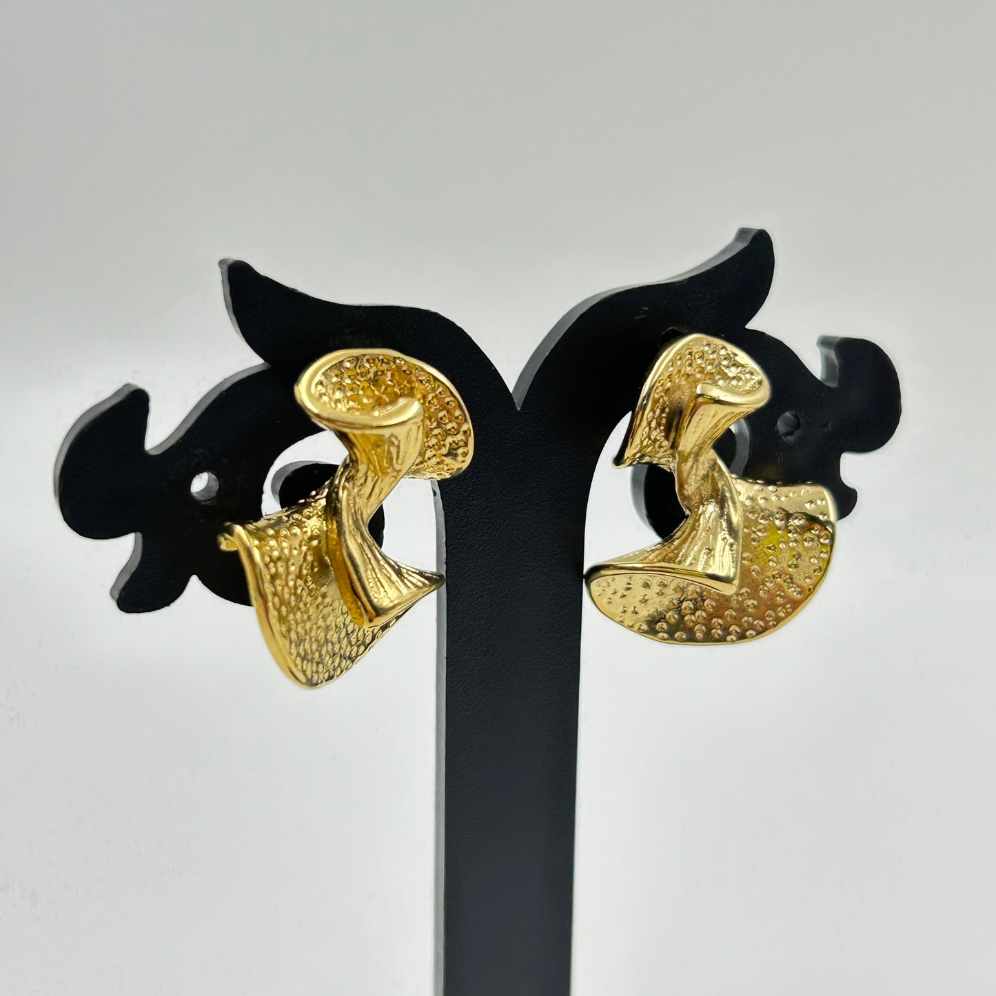 Wavy Earring for Women 18k Yellow Gold Plated