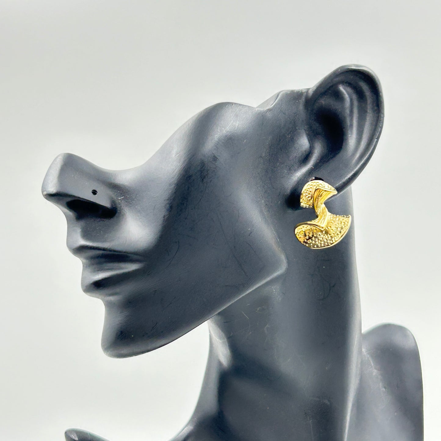 Wavy Earring for Women 18k Yellow Gold Plated