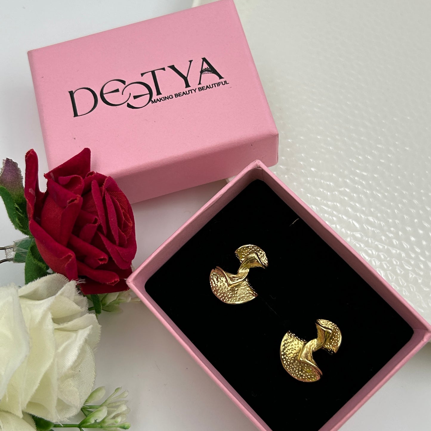 Wavy Earring for Women 18k Yellow Gold Plated
