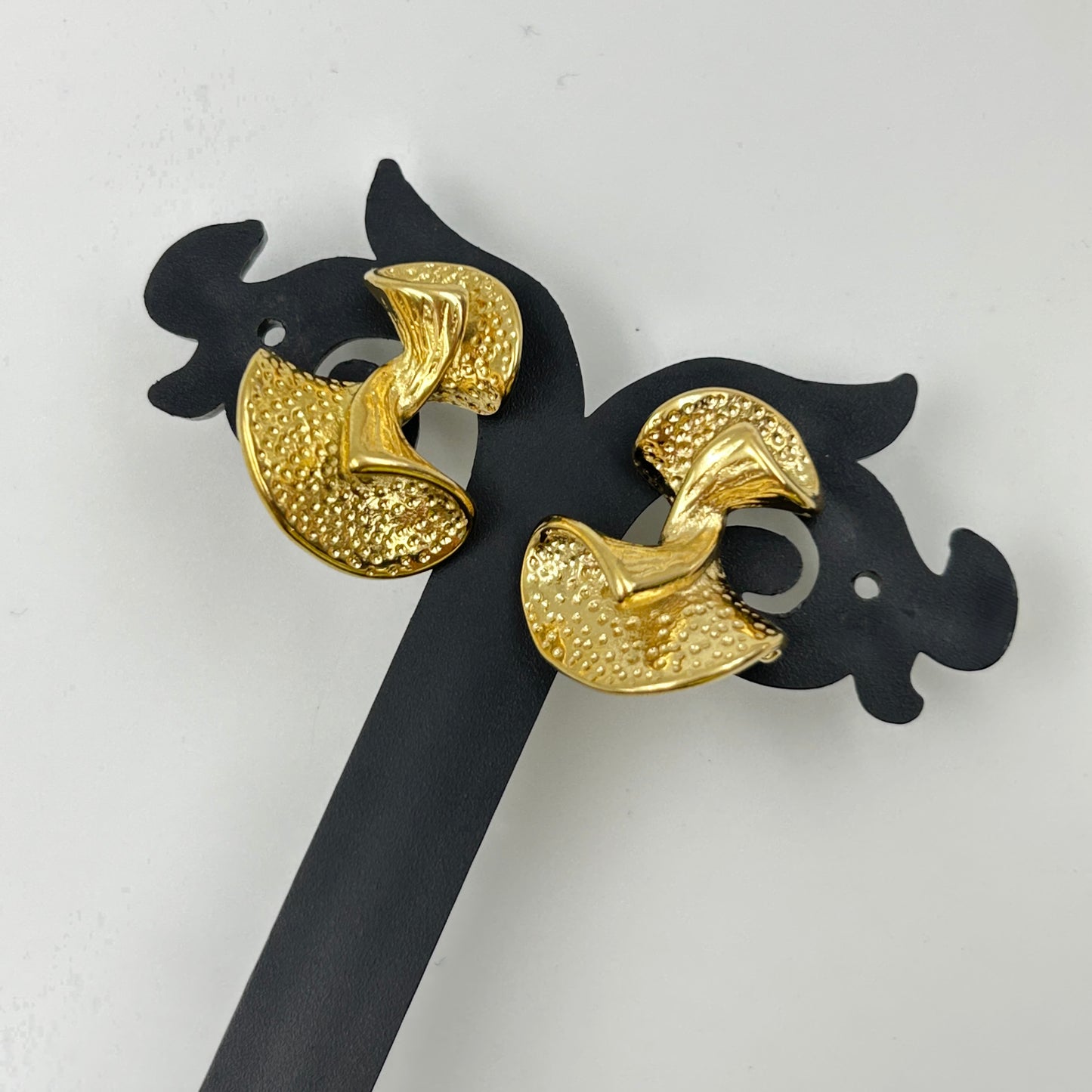 Wavy Earring for Women 18k Yellow Gold Plated