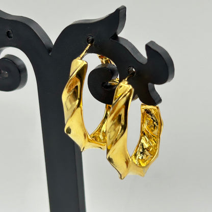 Wavy Small Hoop Earrings 18k Yellow Gold Plated