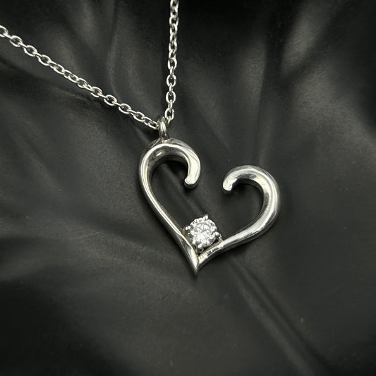 Women's Minimal Heart Necklace