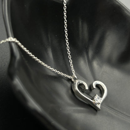 Women's Minimal Heart Necklace