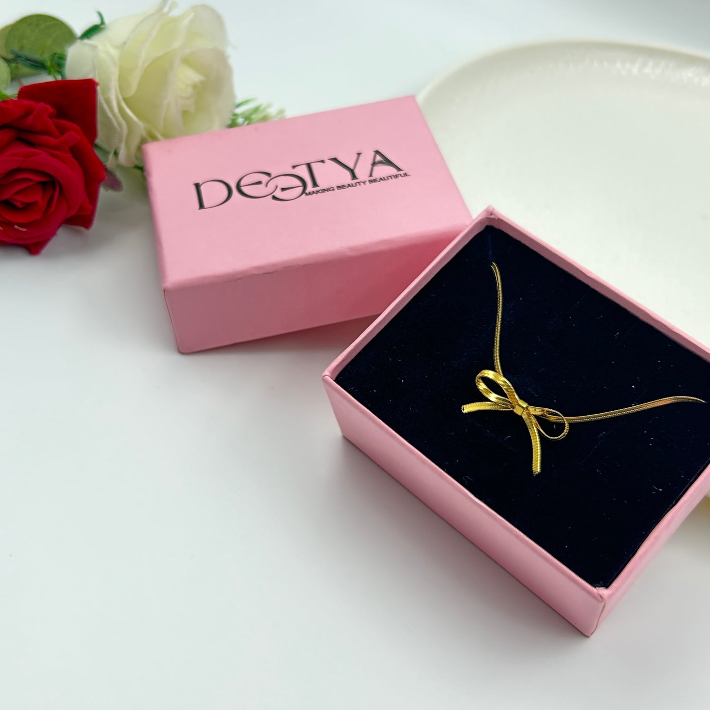 Side Bow Necklace 18k gold plated