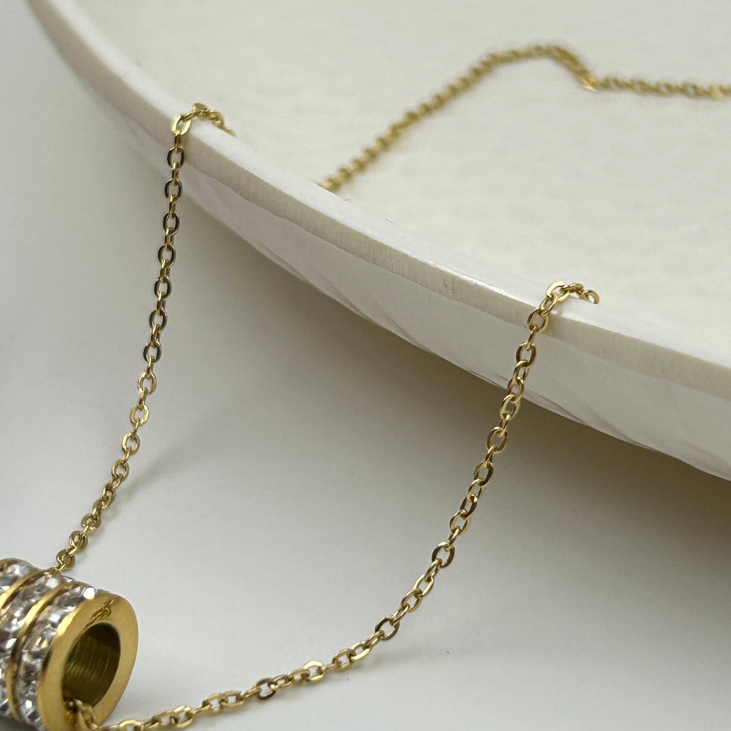 Women's Round Necklace 18k gold plated