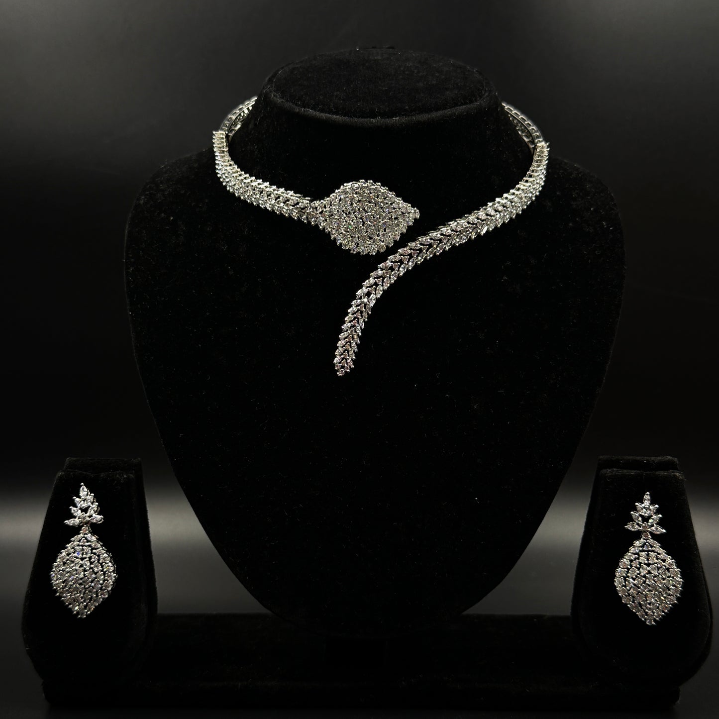 Leaf Choker With Earrings - Demi Fine