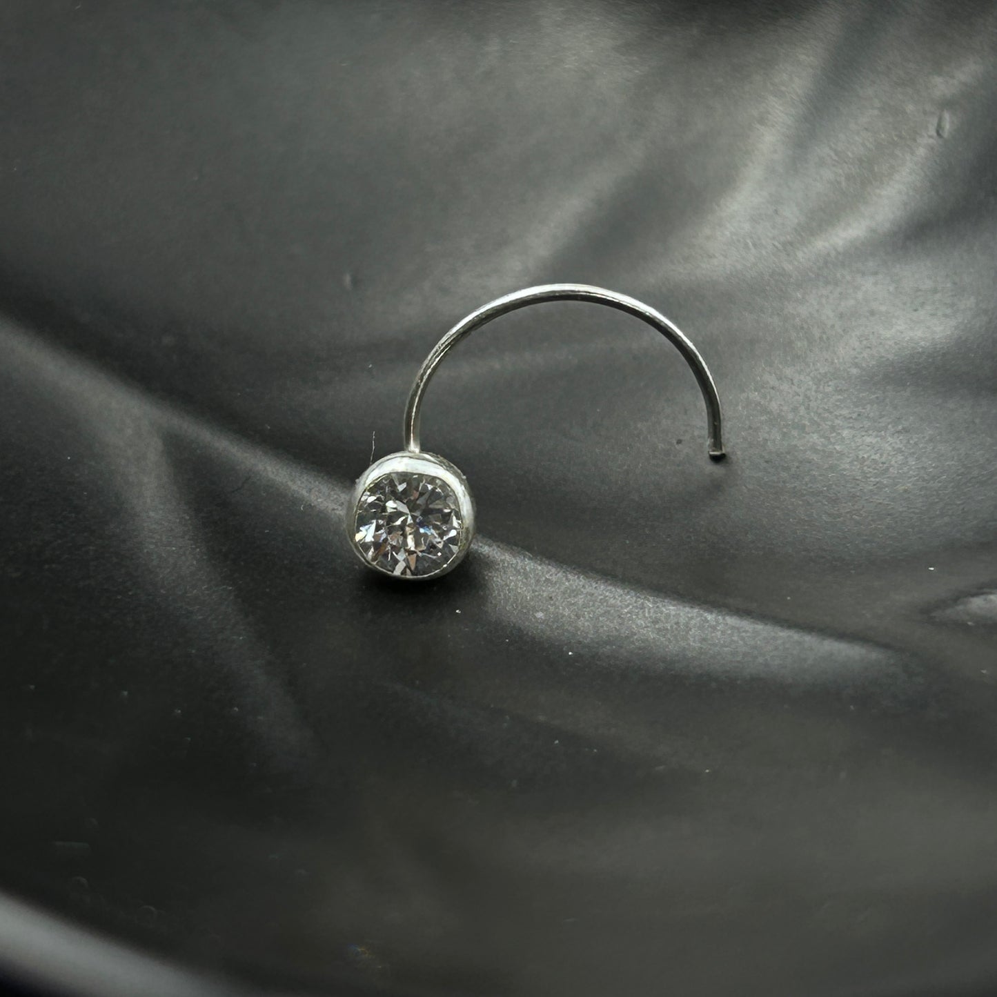 Bezel Cut Diamond Nose Pin