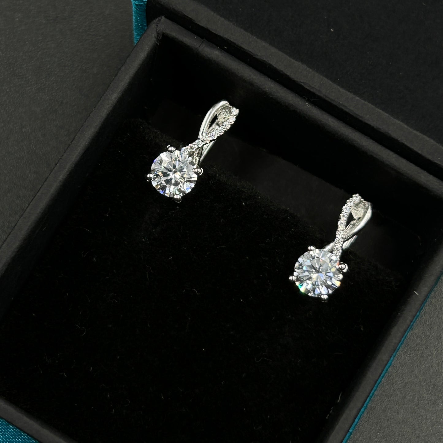 Pure Silver Minimal Dangle Earring