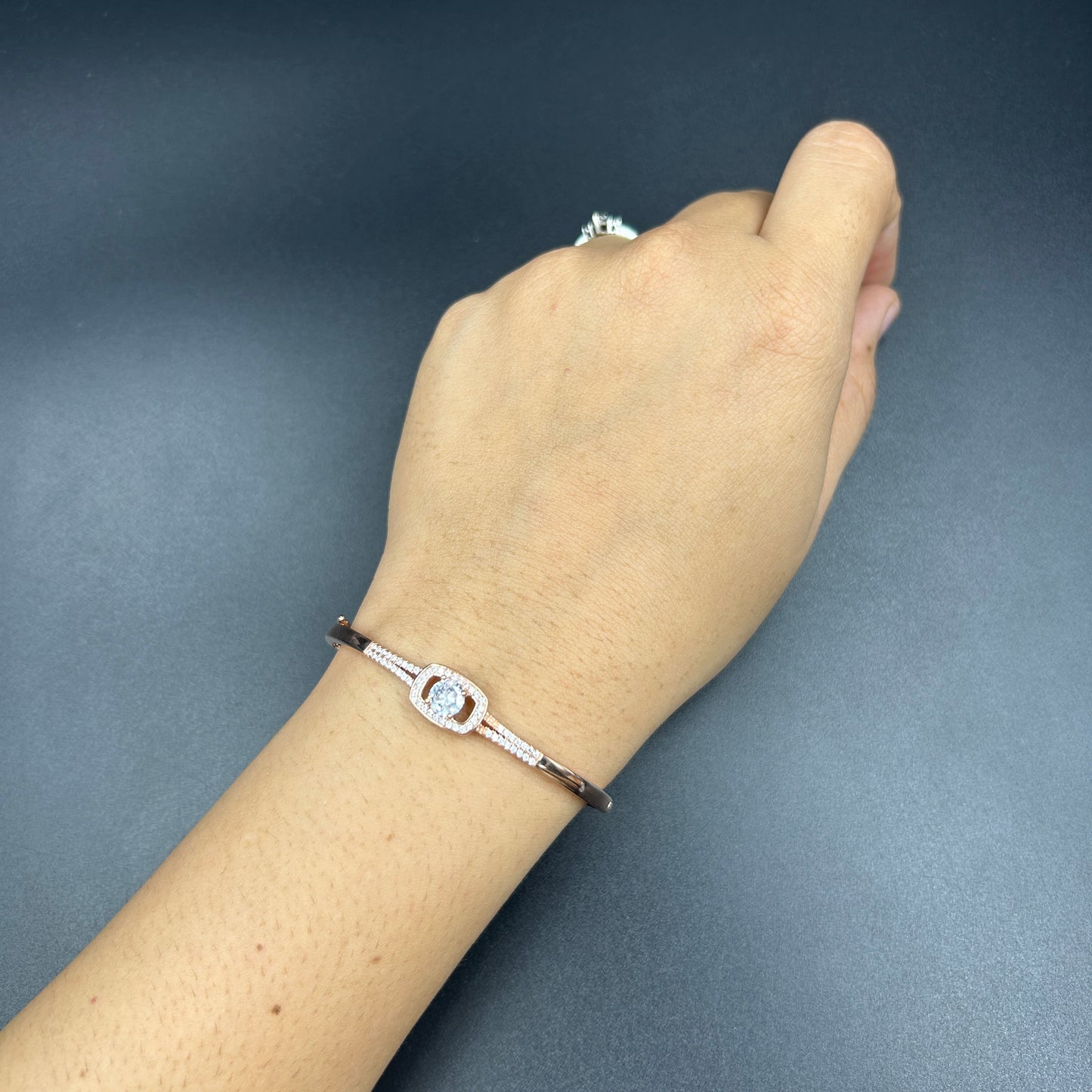 Women's Rose Gold Kada/Bracelet